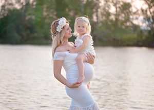 Maternity-photoshoot-in-Laval